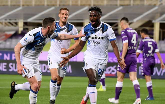 左右边路的 左右边路的