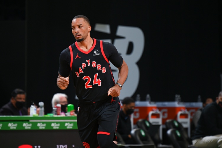 教练甚至外 教练甚至外